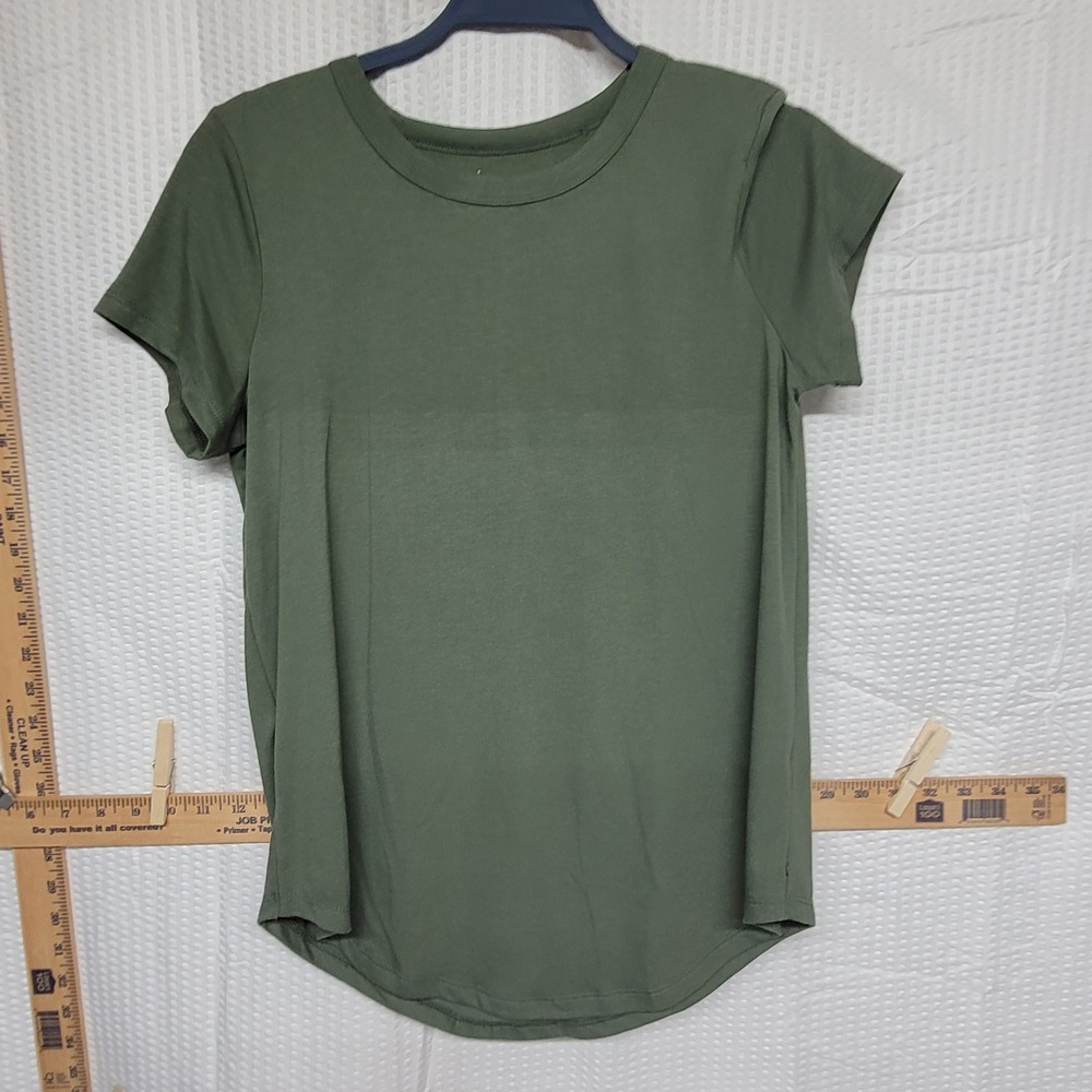 SO Goods For Life Womens Small Olive Green Short Sleeve Crew Neck Curved Hem Tee